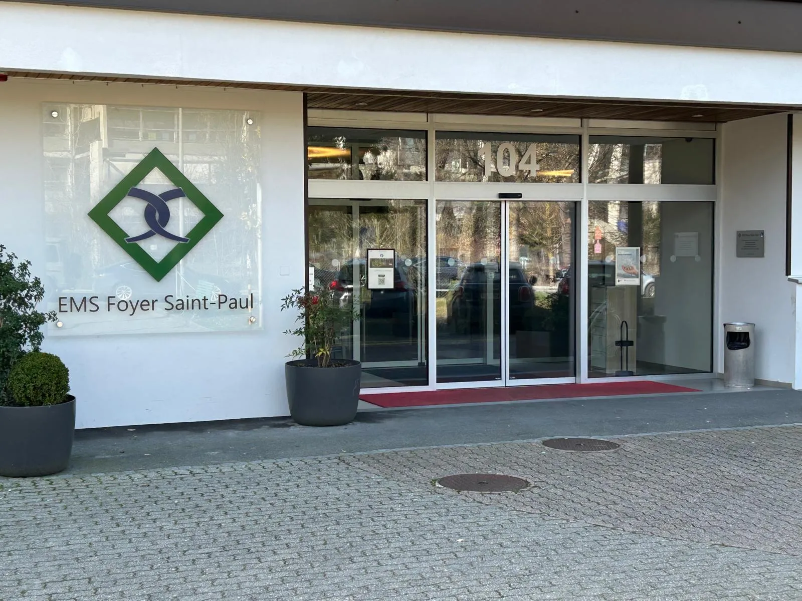 Physio Saint-Paul - Entrée du centre de physiothérapie EMS Foyer Saint-Paul à Cologny